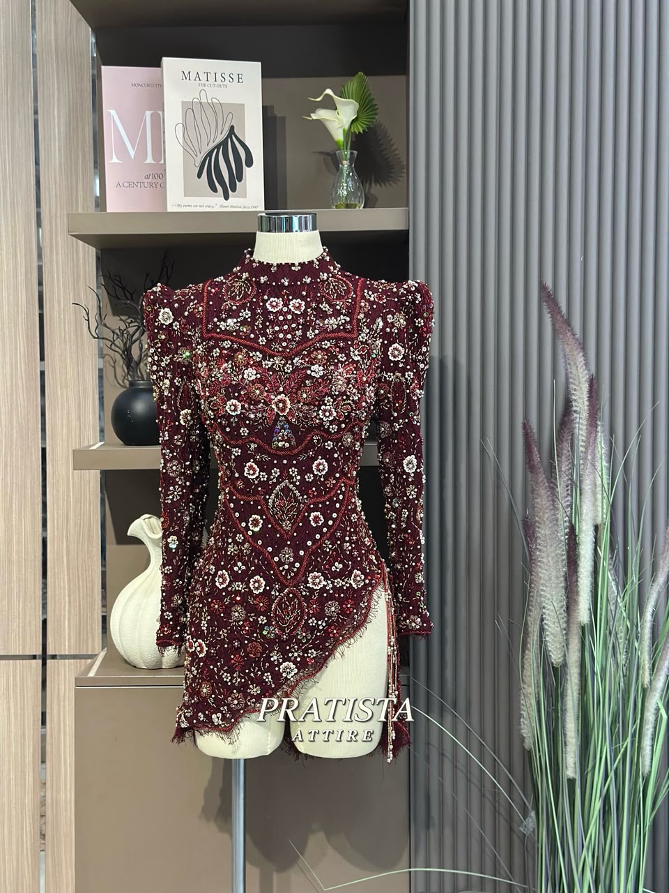 Rosaline Velvet Rouge in Maroon